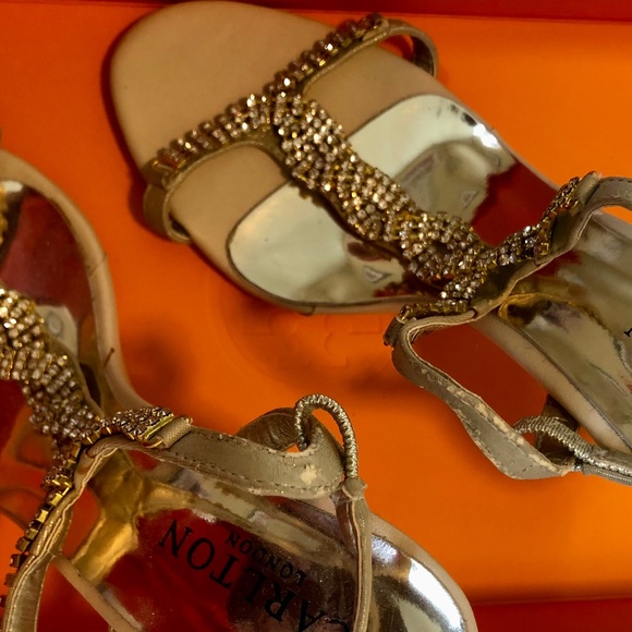 Carlton London Cinderella Formal Slip On Sandals Shoes - Picture 2 of 3